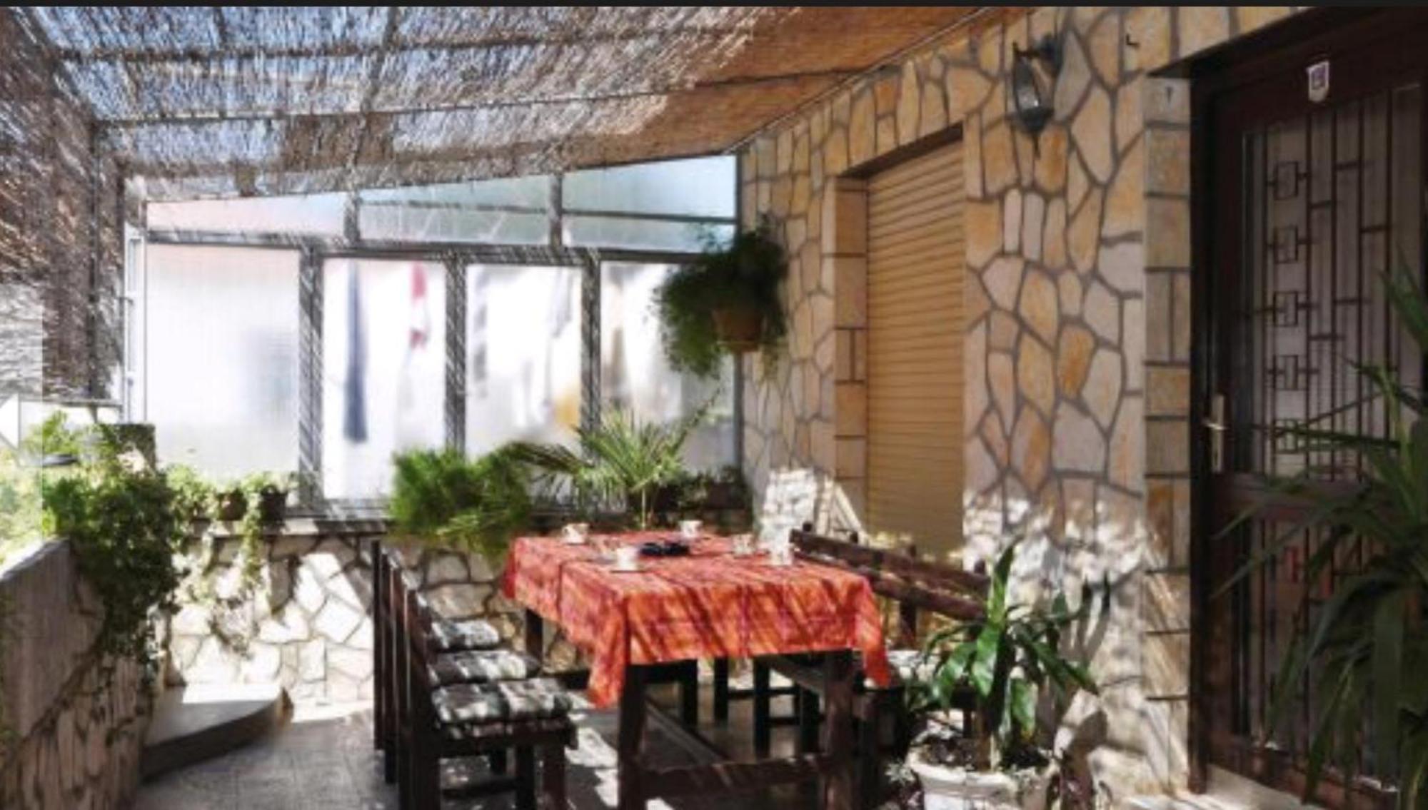Behagliche In Mit Terrasse Und Grill * Zadar